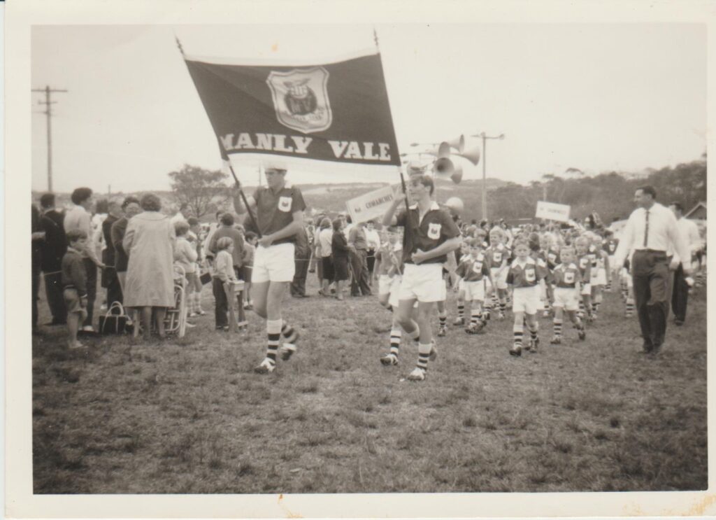 Manly Vale players and supporters at the 1963 march past